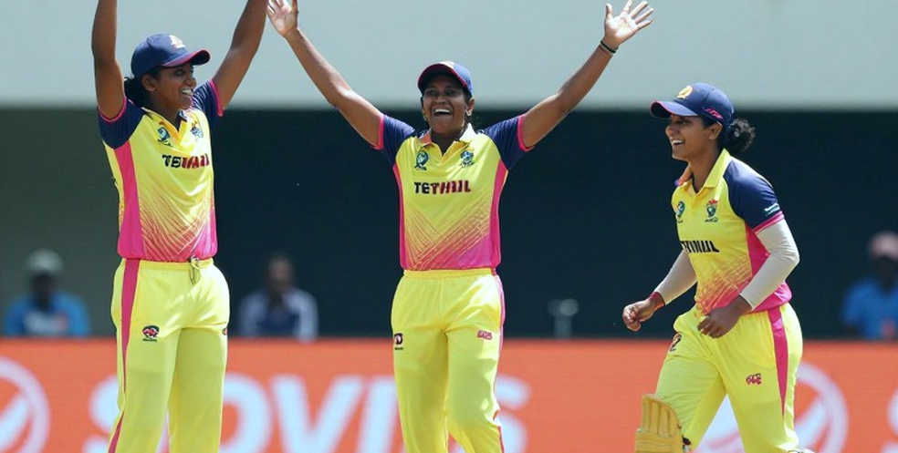 রাওয়ালপিন্ডির ৩০২: ইনিংসটি বানাল নিচের সারি, শেষ দুই ওভার তা ফিরিয়ে দিল